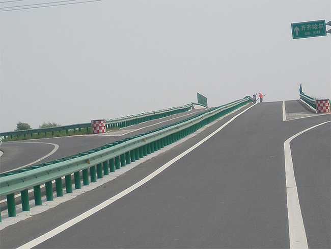 广州高速公路护栏的材质与规格