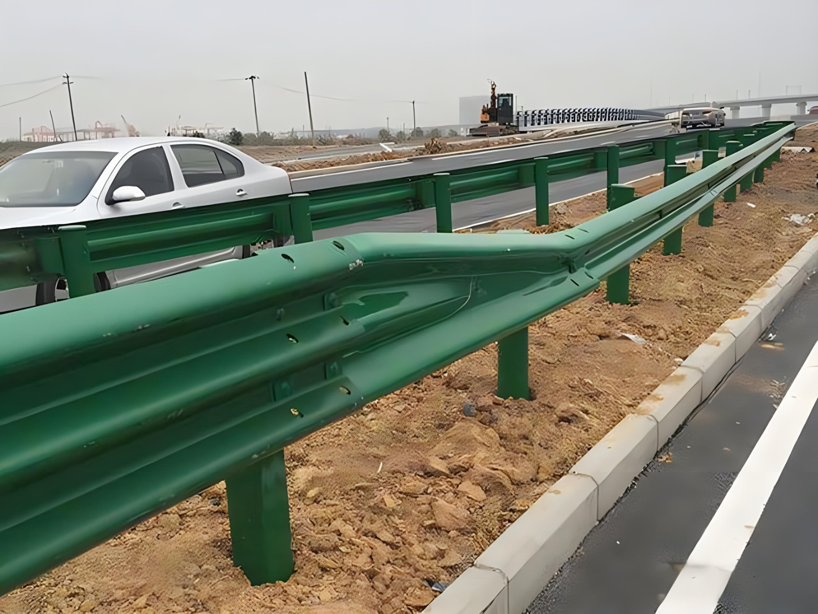 广州高速波形护栏板日常维护方案确保道路安全新举措